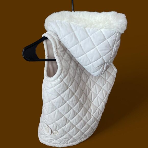 White Gap baby puffer vest with removable fur hood. warm and cozy - Picture 5 of 6
